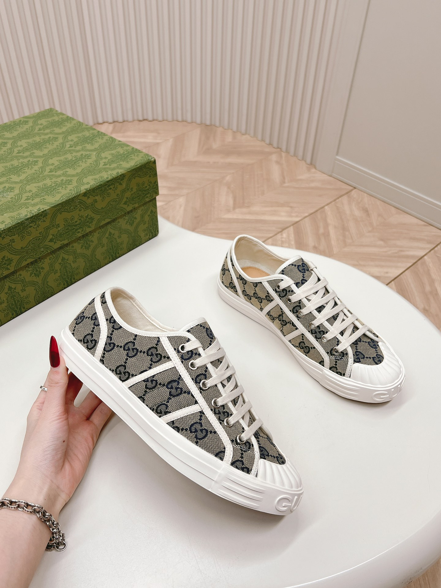 ua G*u*i gg sneaker