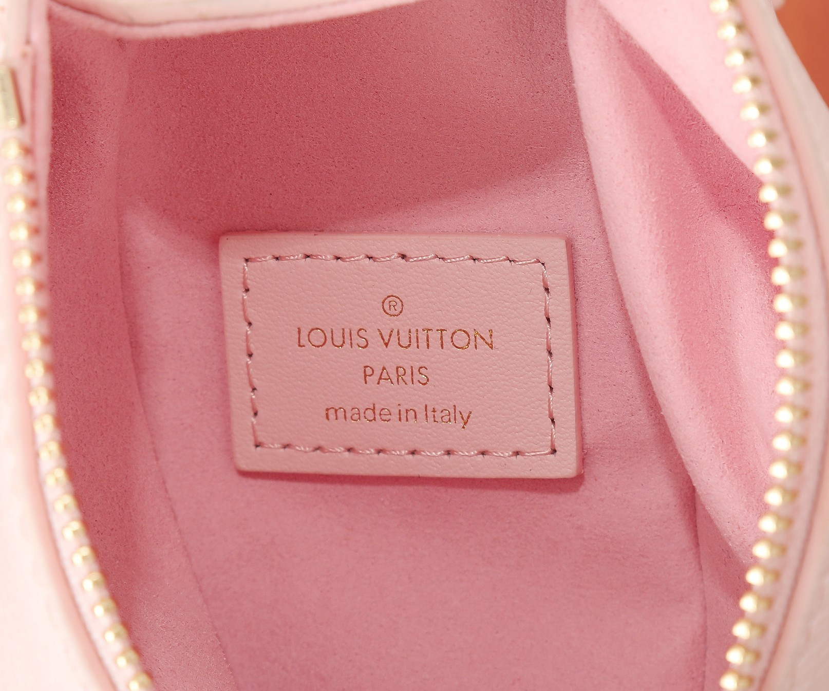 LV Side Trunk PM M25071 7.1 x 4.9 x 3.1 in