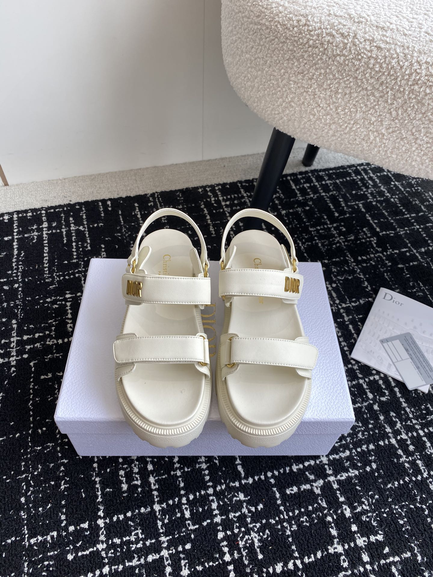 ua D*oract platform sandal white