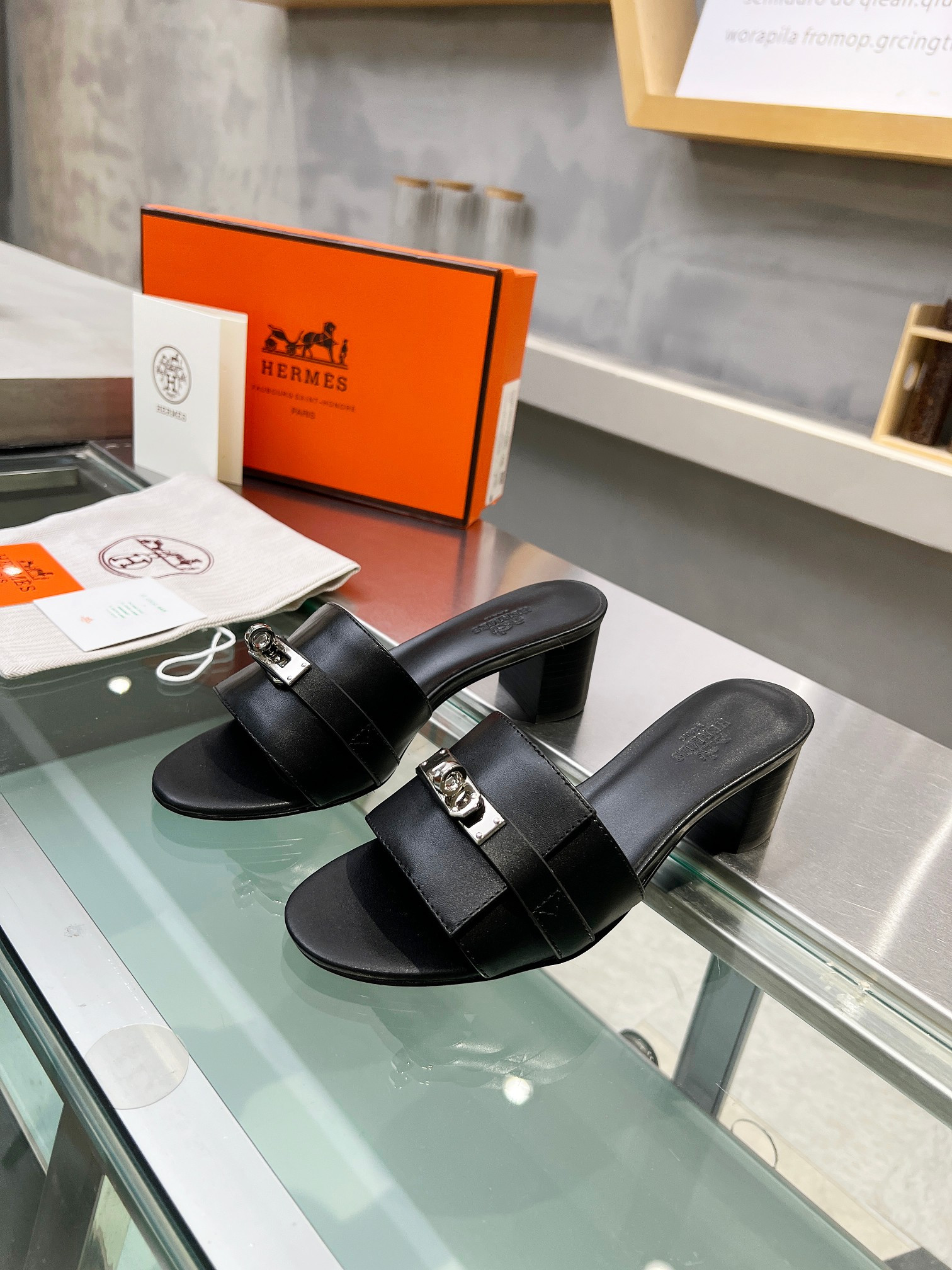 ua H**mes gigi 50 sandal