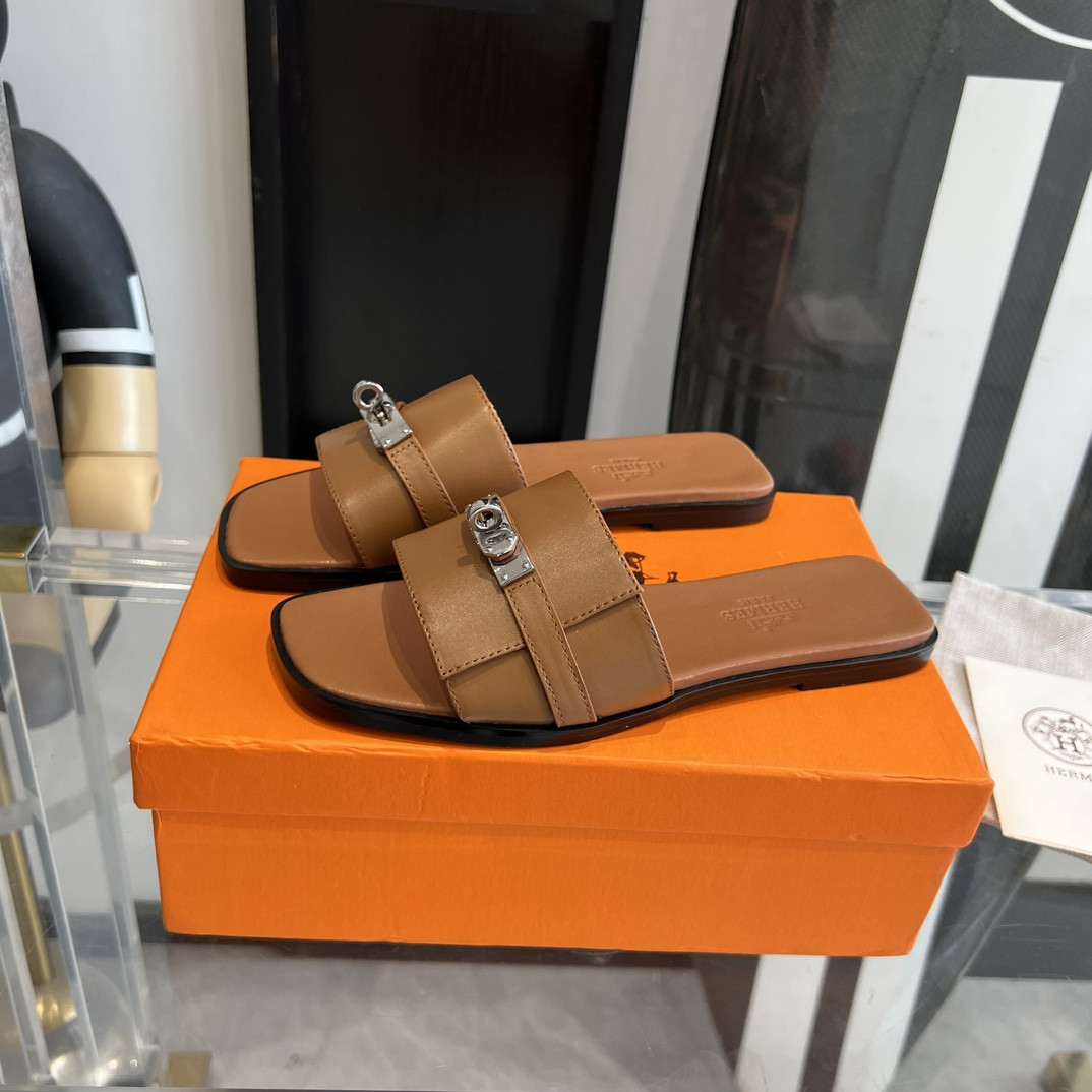 ua H**mes giulia sandal