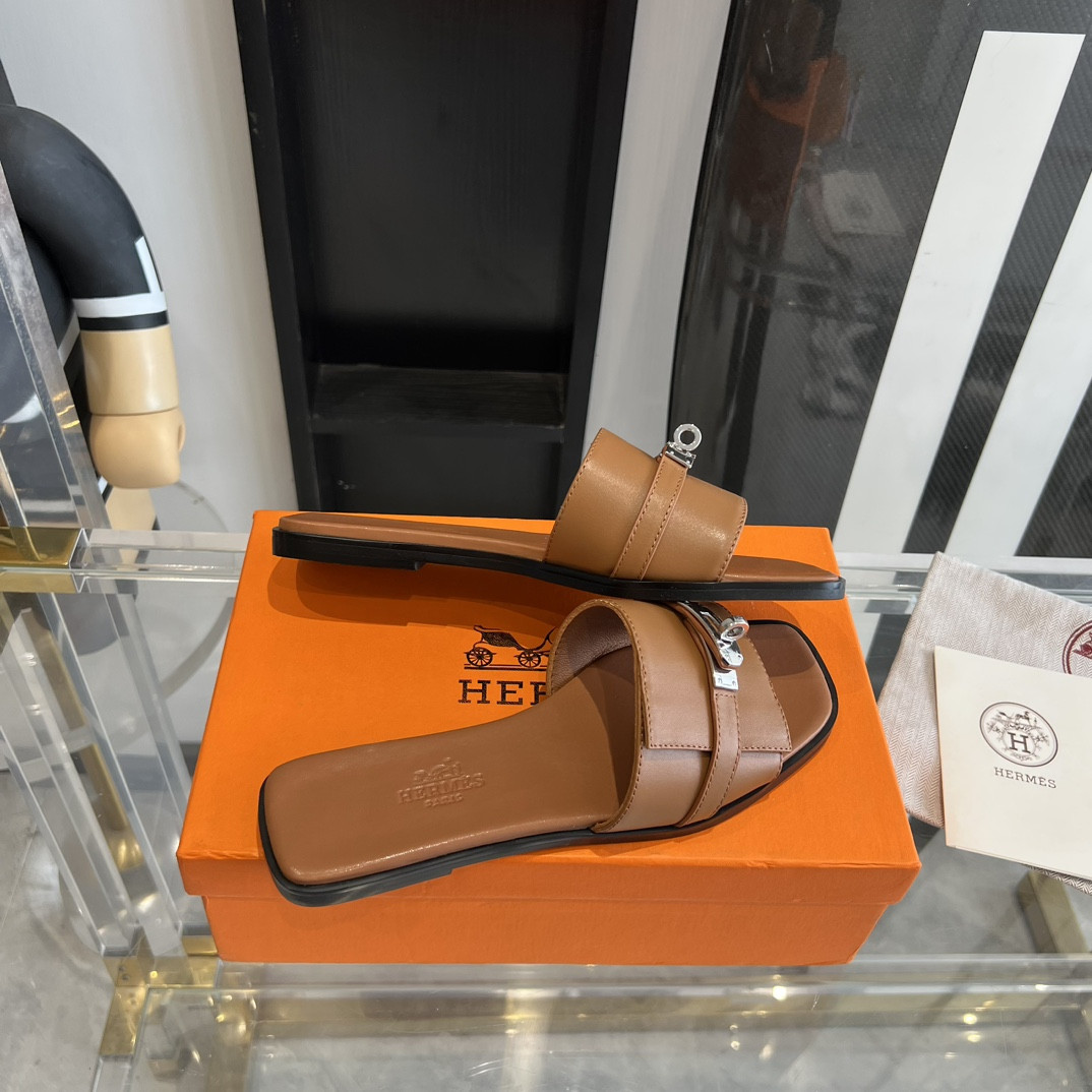 ua H**mes giulia sandal
