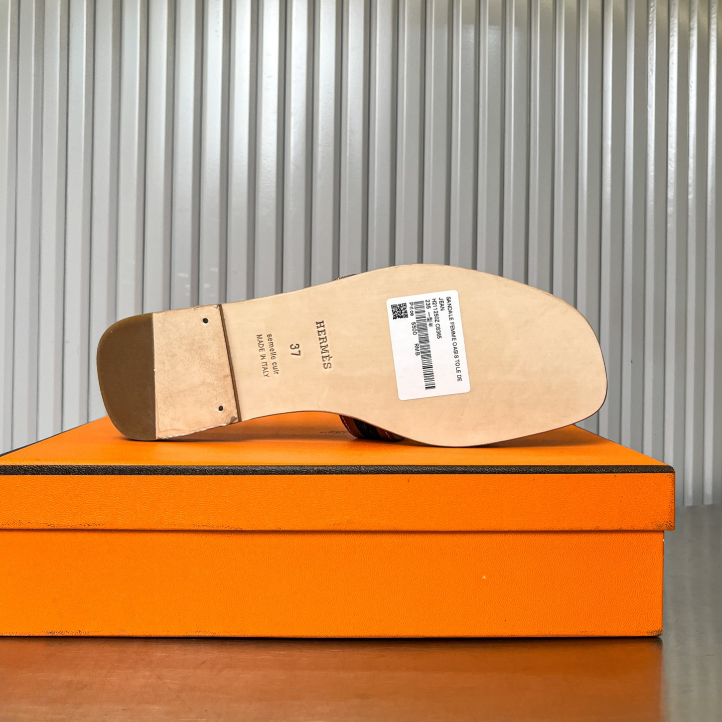ua H**mes oran sandal