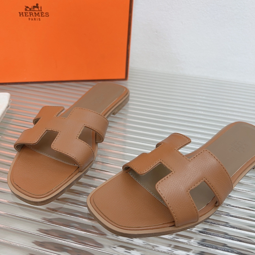 ua H**mes oran sandal
