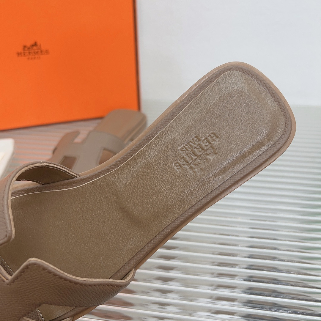 ua H**mes oran sandal