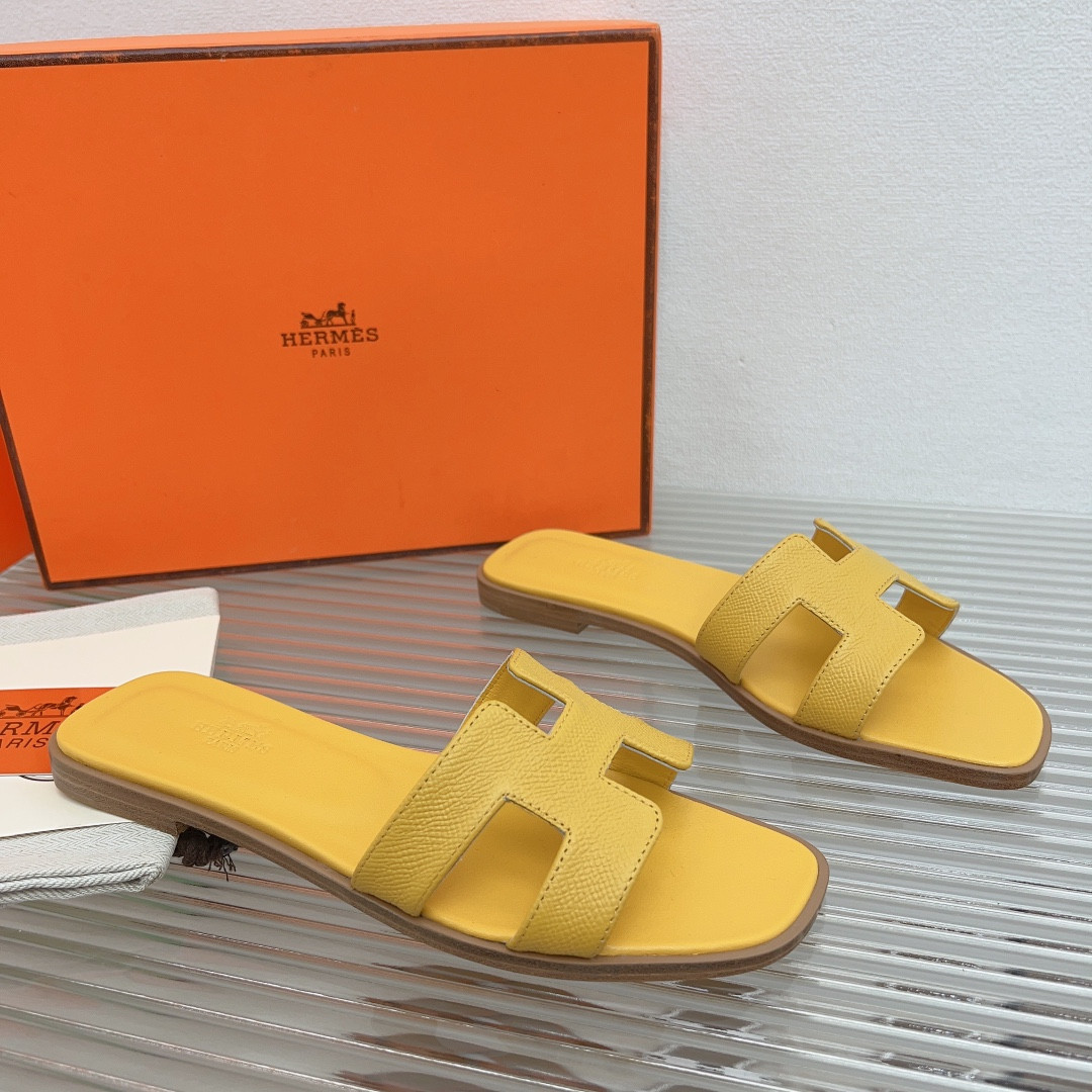 ua H**mes oran sandal