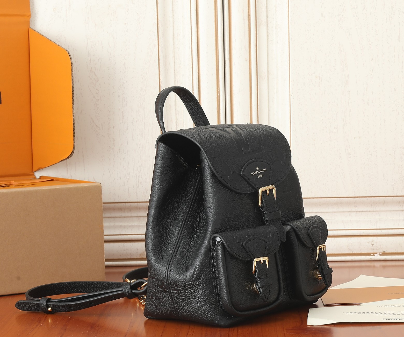 LV Backup M47072 7.9 x 8.7 x 5.5 inches