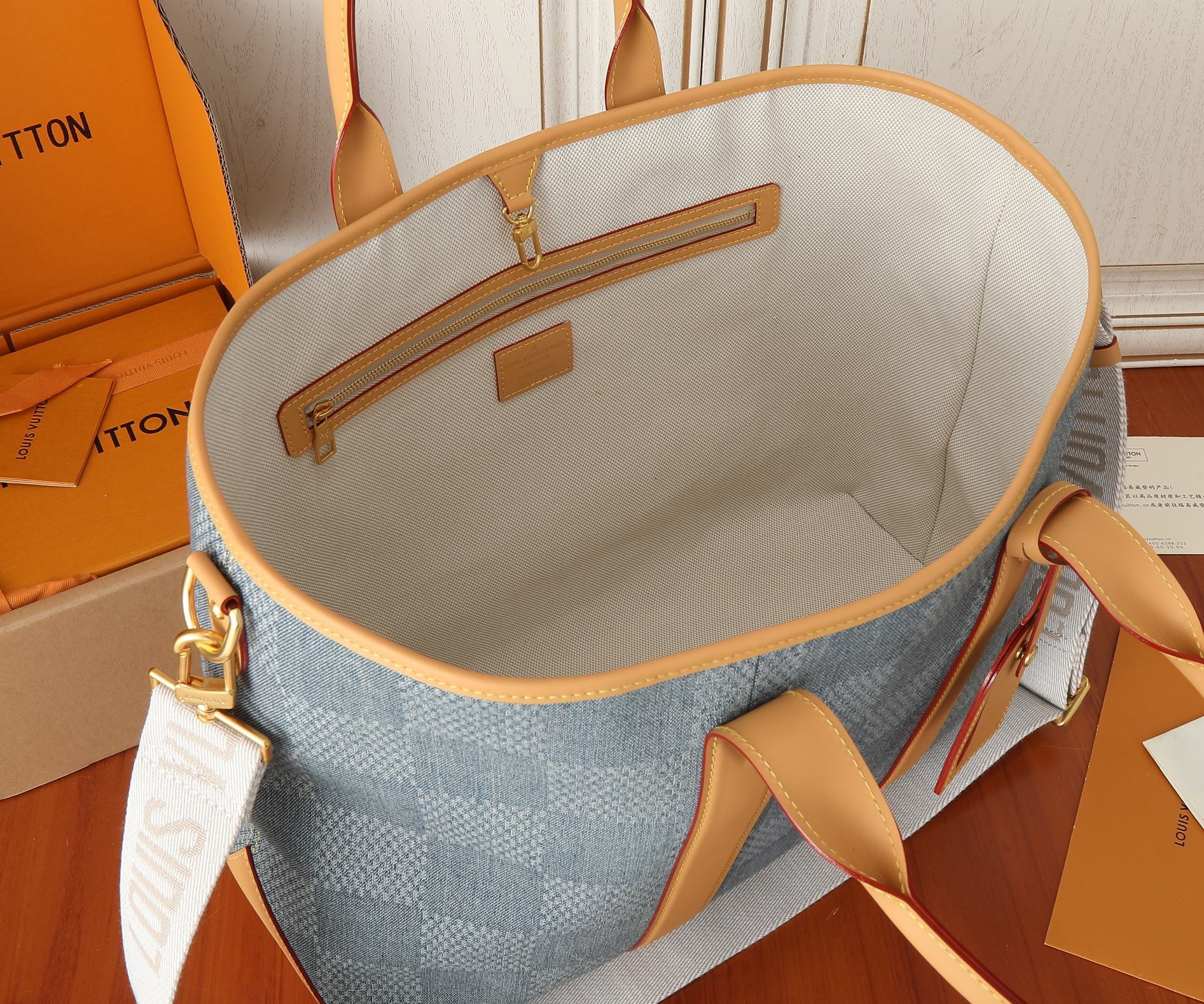 LV Weekend Tote N40702 16.9 x 13.4 x 6.9 inches