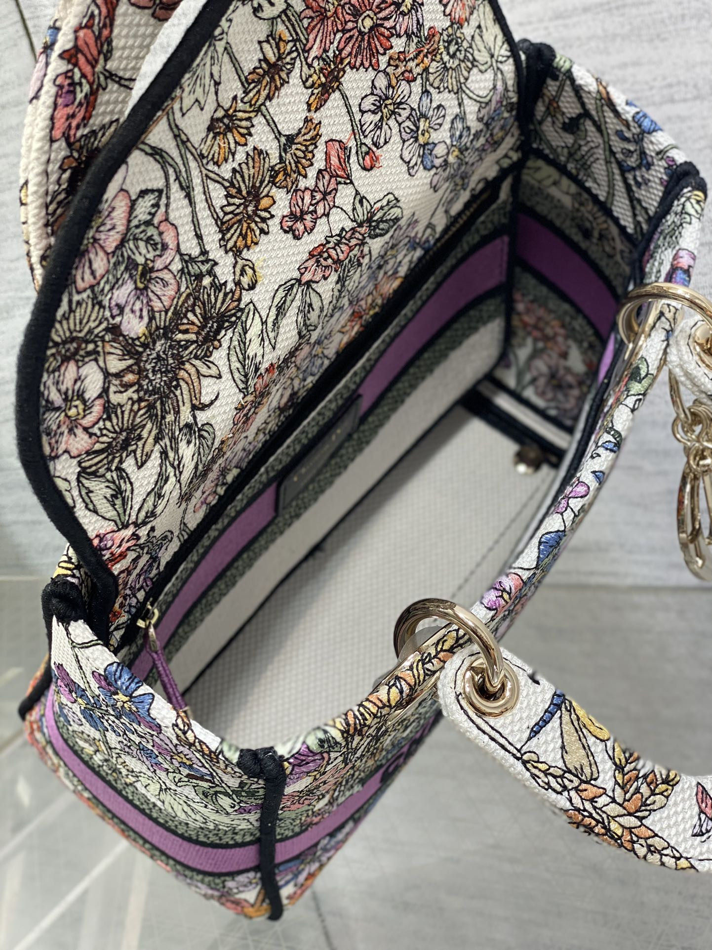 medium lady D*or bag  white multicolor D*or 4 saisons Été embroidery 24 x 20 x 12 cm