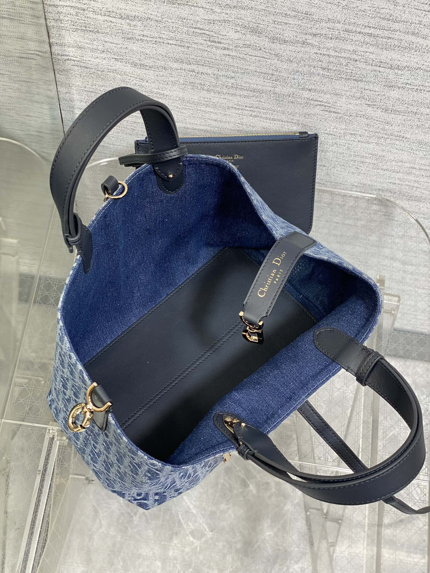 medium d*or toujours bag blue De*1m d*or oblique jacquard 28.5 x 21.5 x 17 cm