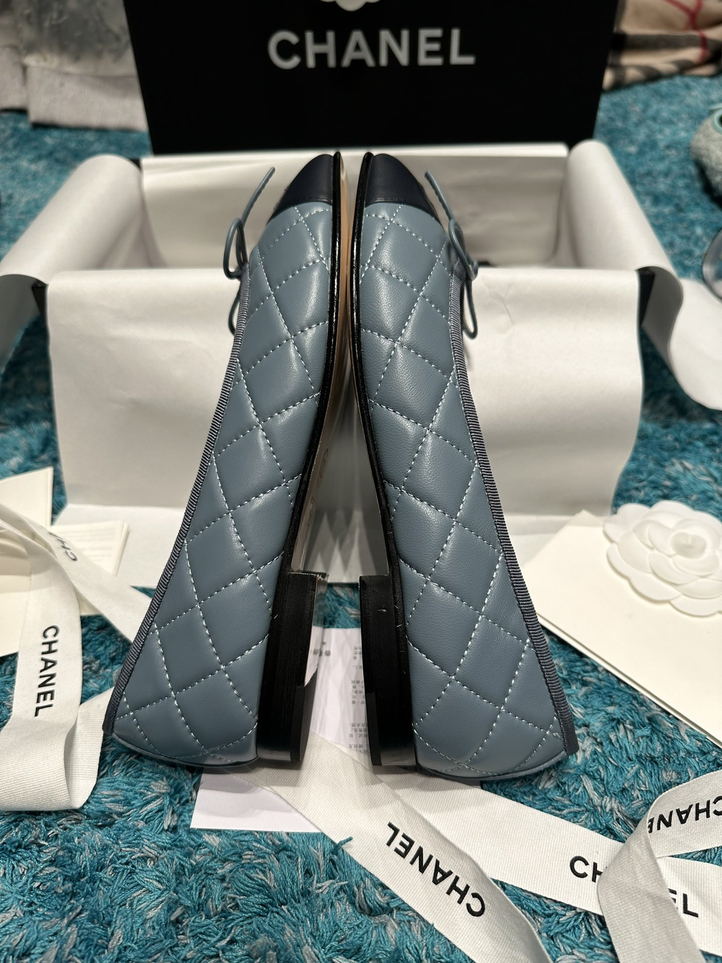 ua Ch*el ballet flats