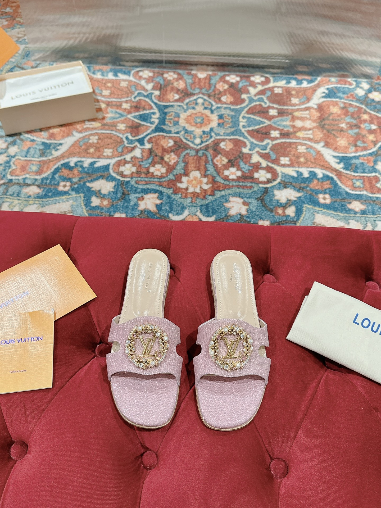 UA LV Flat Mule