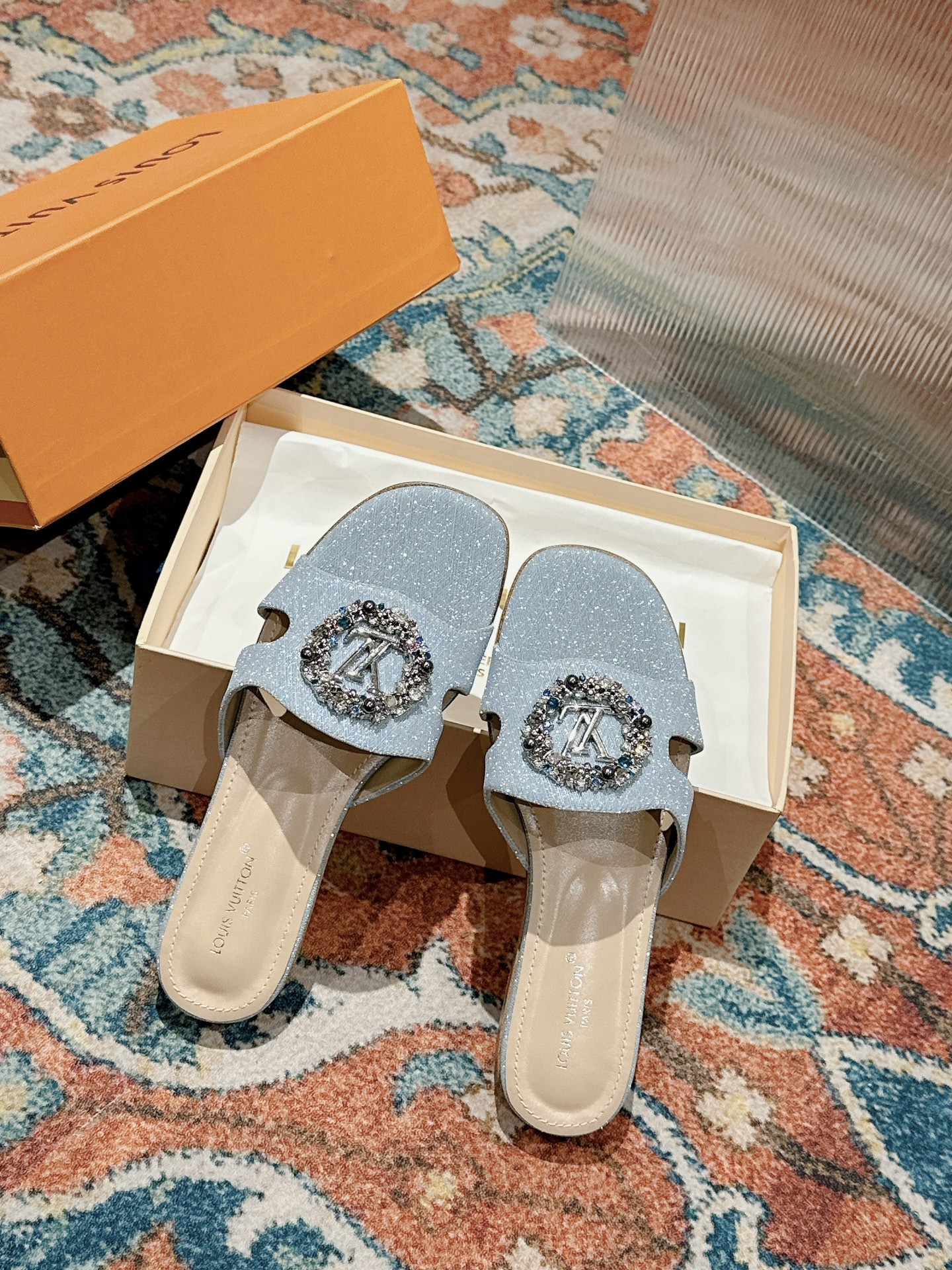 UA LV Flat Mule