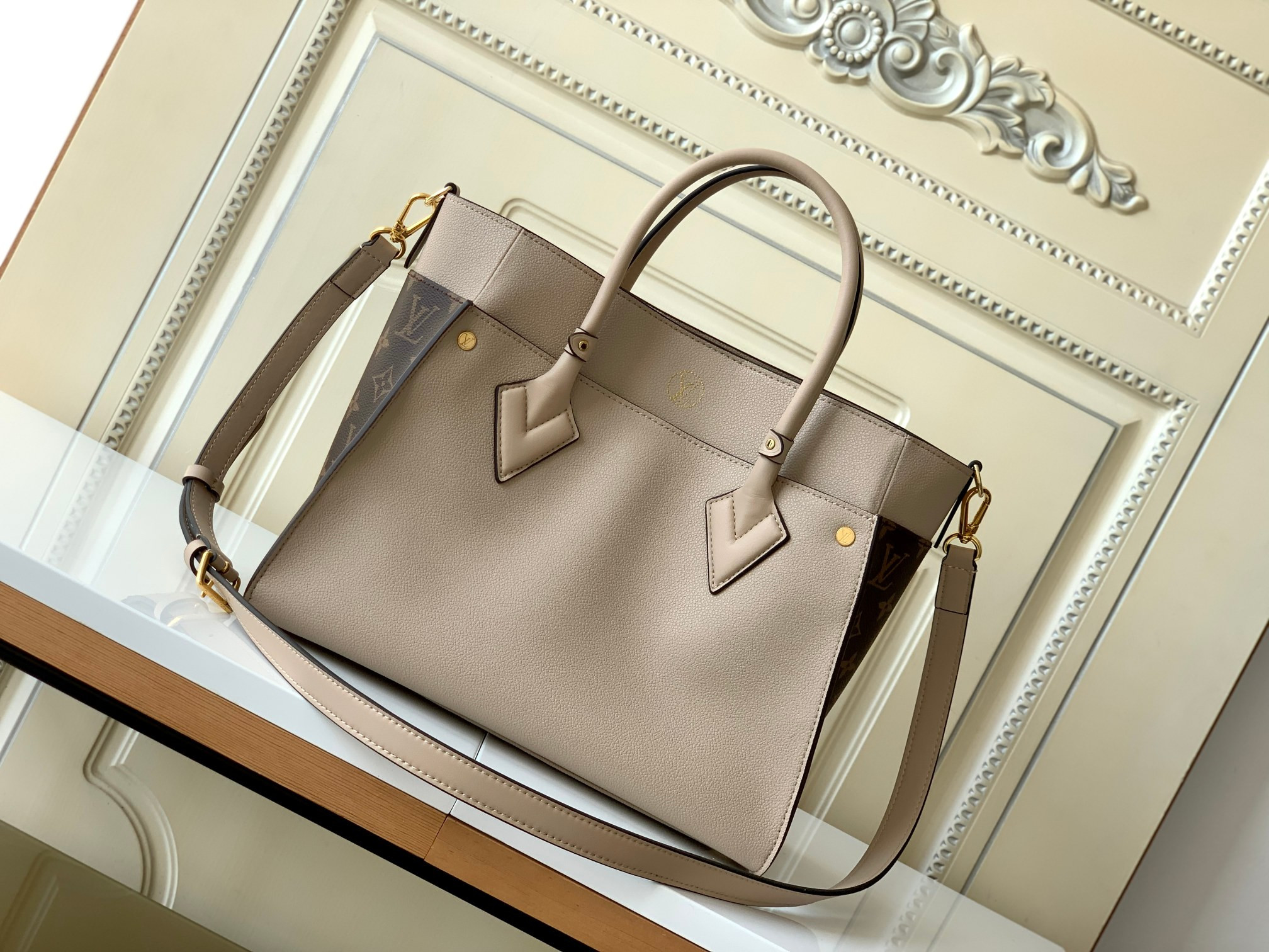 LV ON MY SIDE MM M58485 12 x 9.6 x 5.5 inches