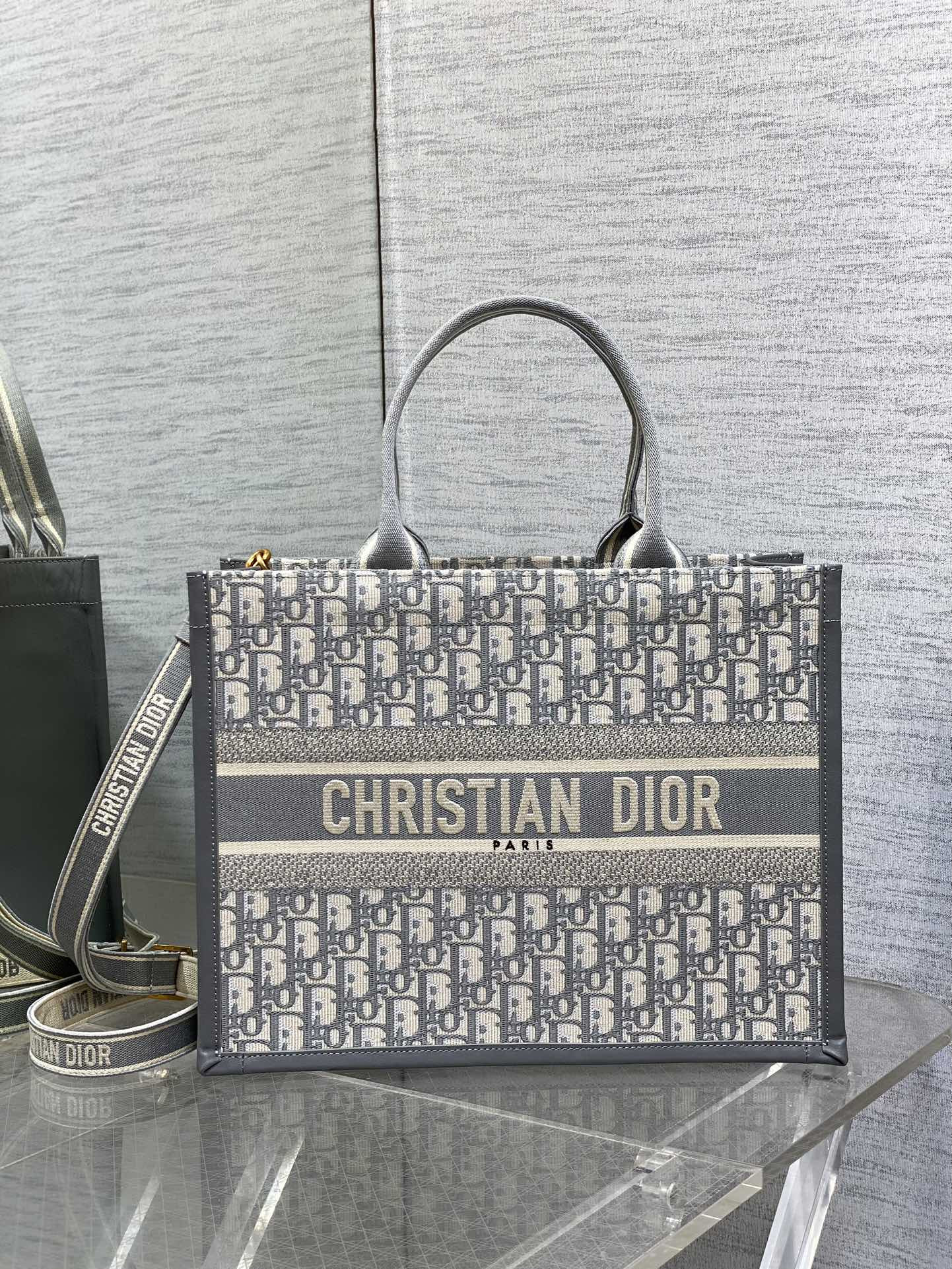 D*or medium D*or book tote gray D*or oblique embroidery and calfskin 36.5 x 28 x 17.5 cm