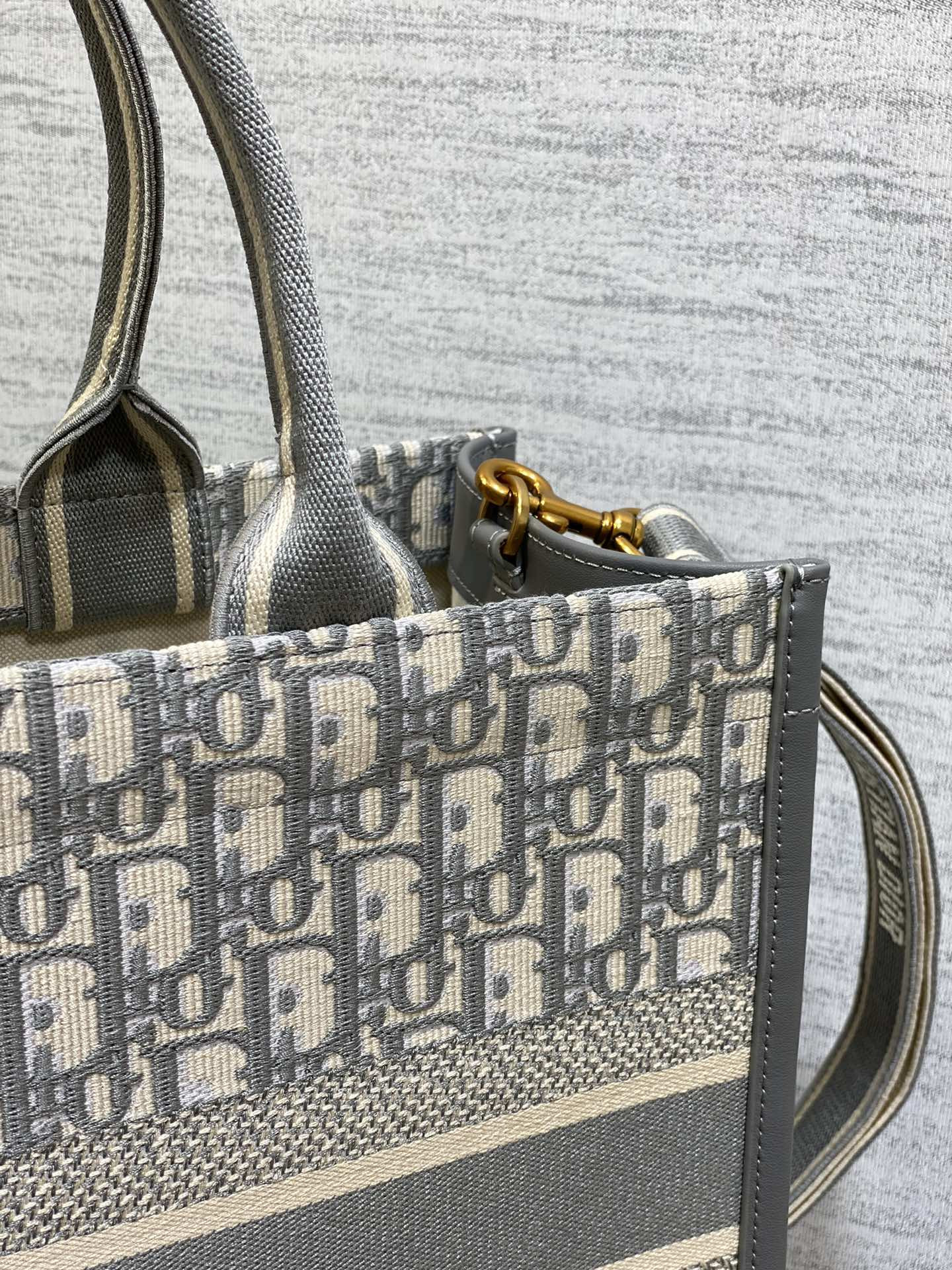 D*or medium D*or book tote gray D*or oblique embroidery and calfskin 36.5 x 28 x 17.5 cm