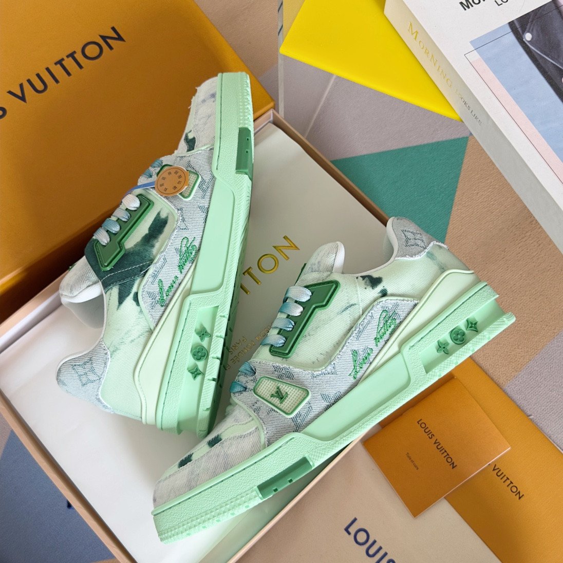 UA LV Trainer Sneaker