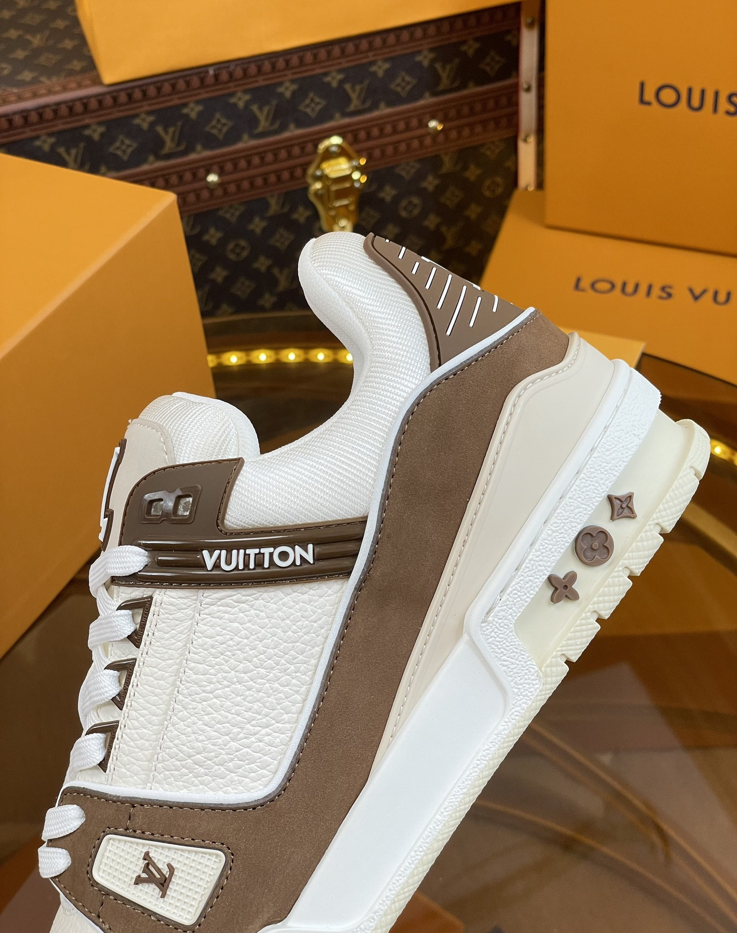 UA LV Trainer Sneaker
