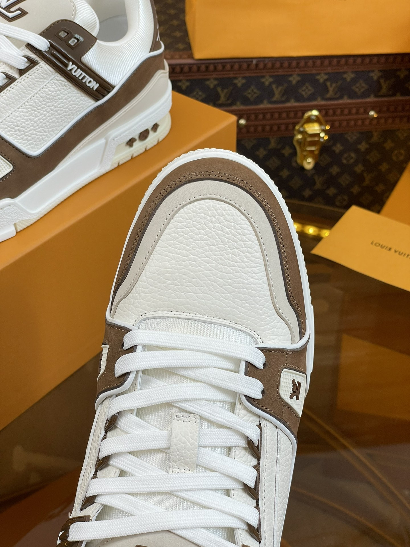 UA LV Trainer Sneaker