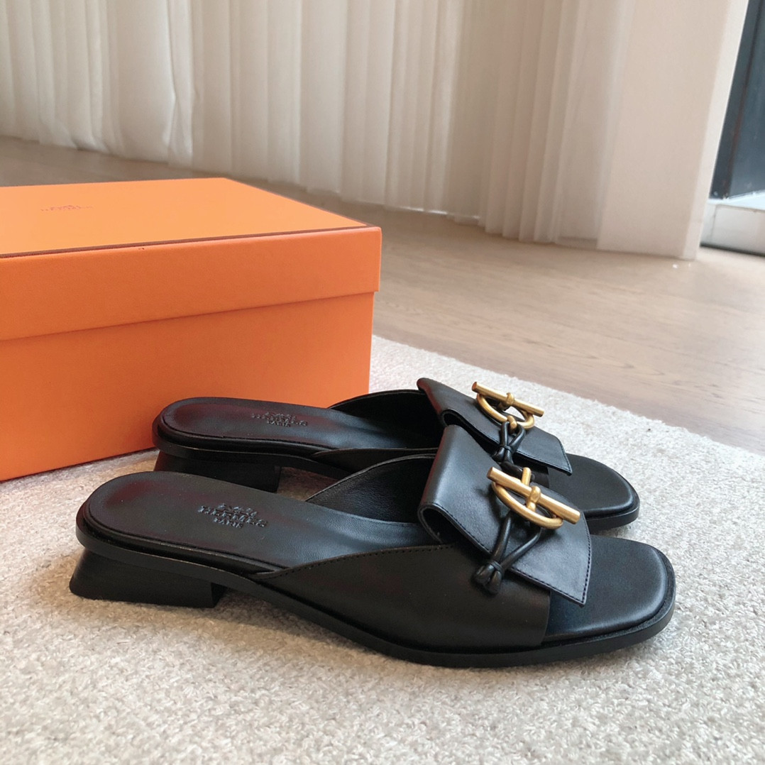 ua H**mes isle sandal