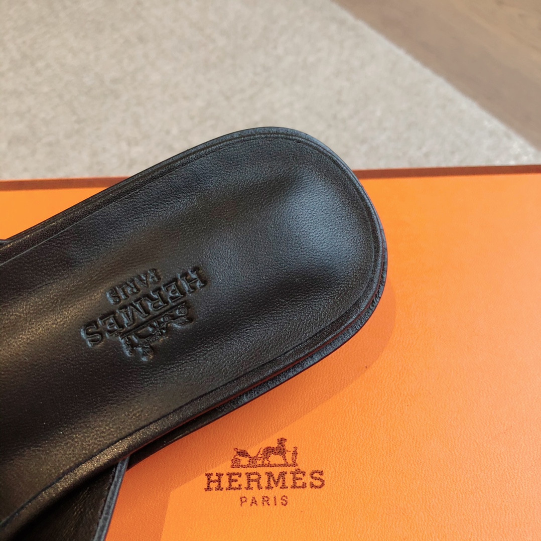 ua H**mes isle sandal