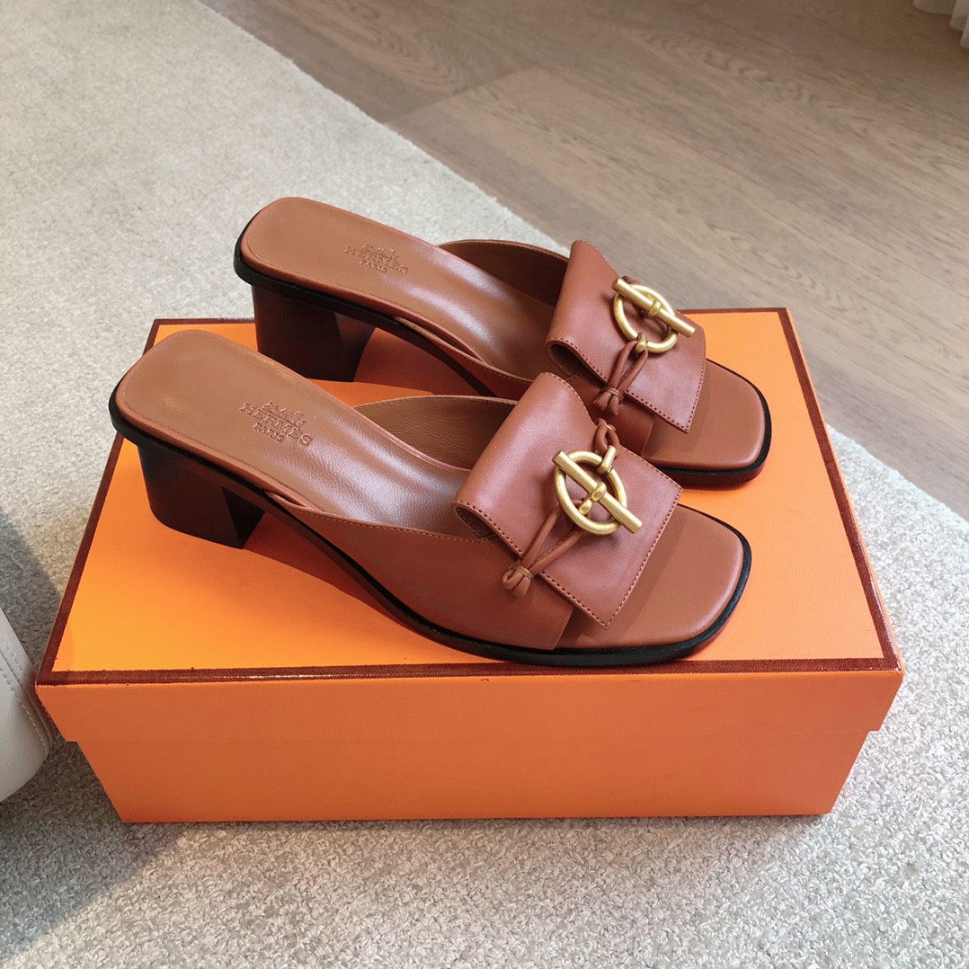 ua H**mes isle sandal