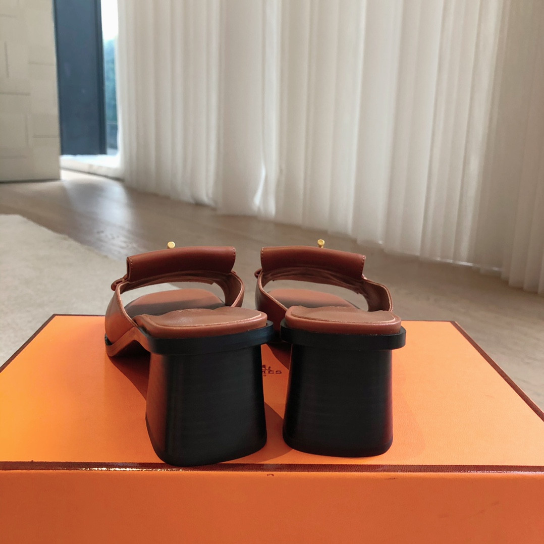 ua H**mes isle sandal