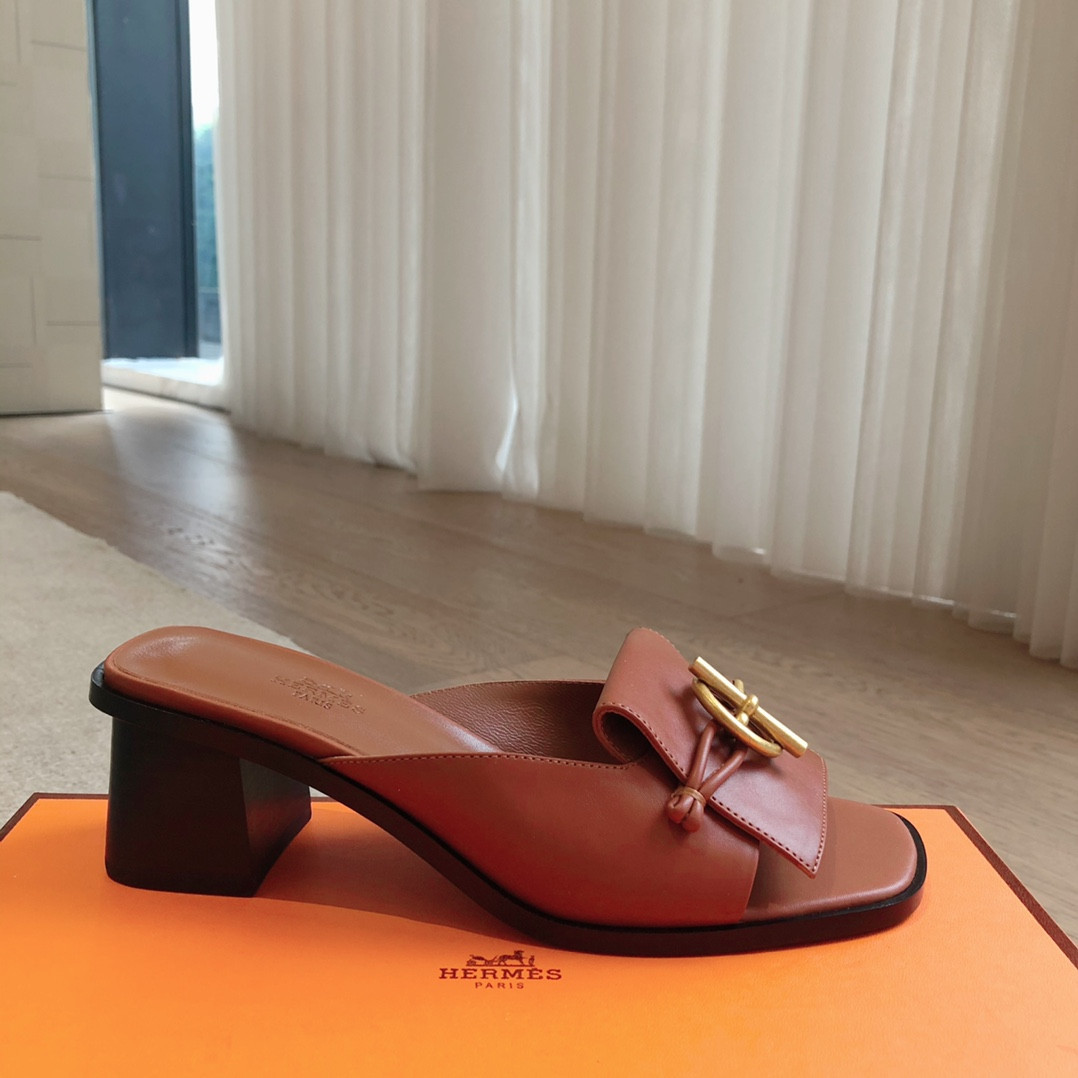 ua H**mes isle sandal