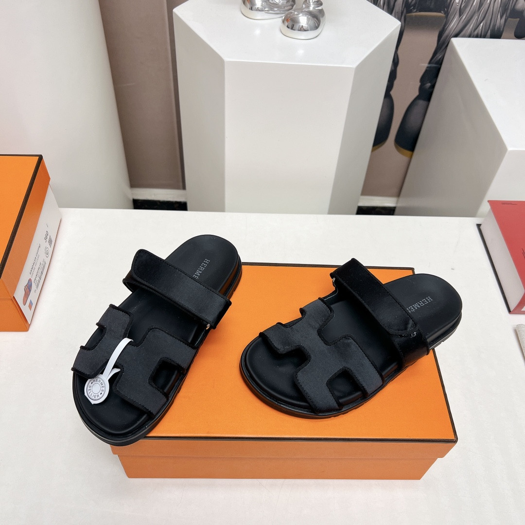 ua H**mes chypre sandal