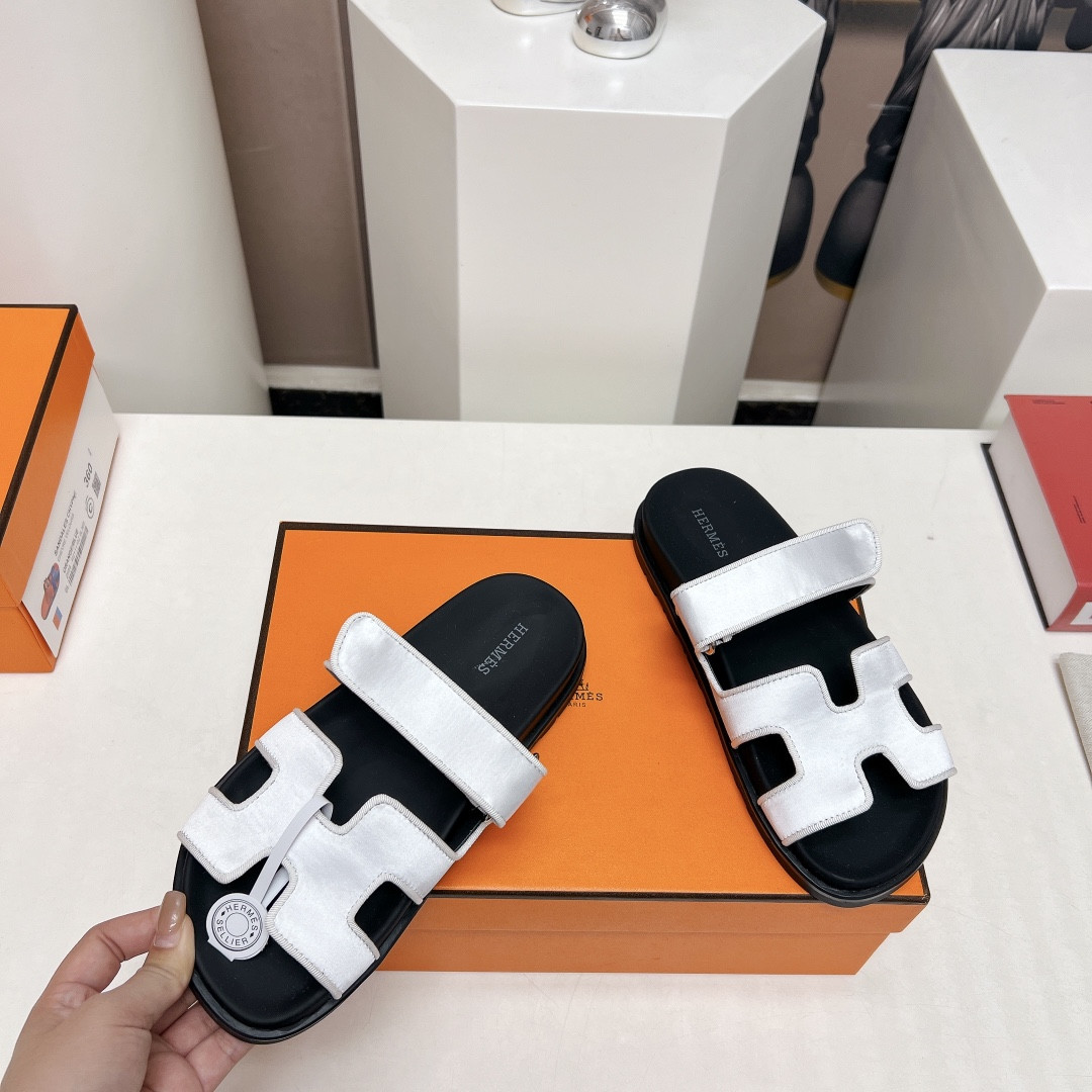 ua H**mes chypre sandal