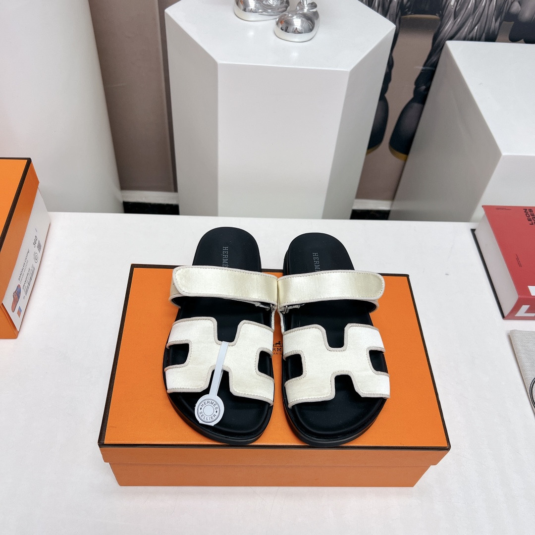 ua H**mes chypre sandal