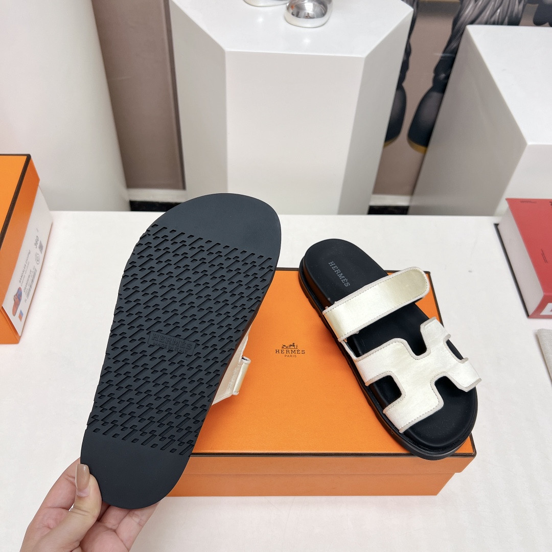 ua H**mes chypre sandal