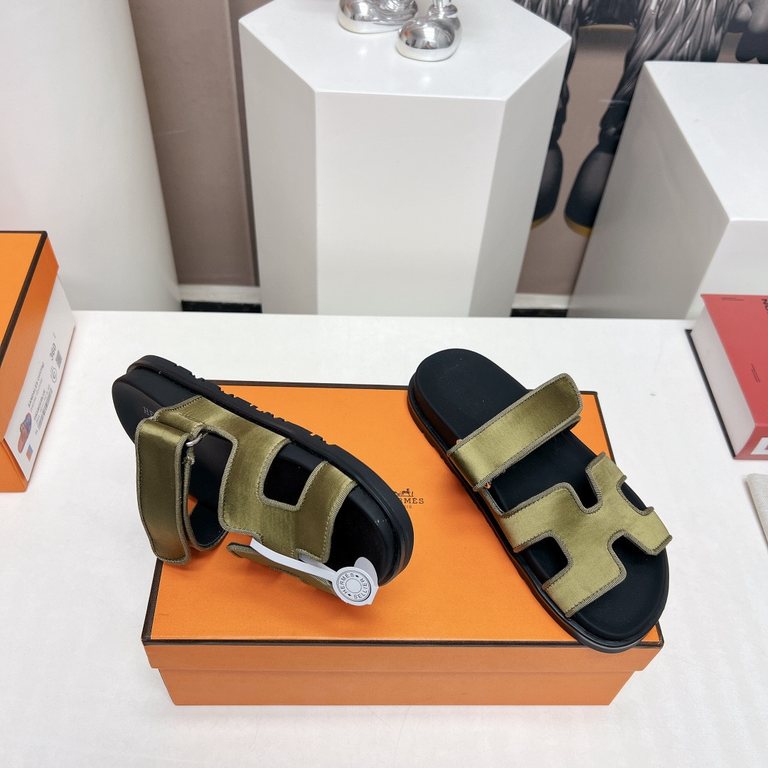 ua H**mes chypre sandal