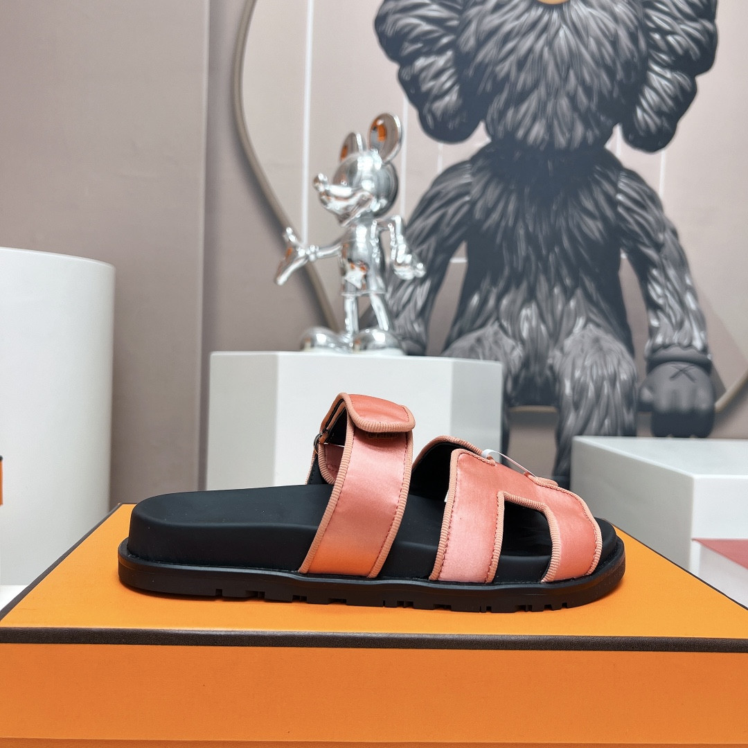ua H**mes chypre sandal