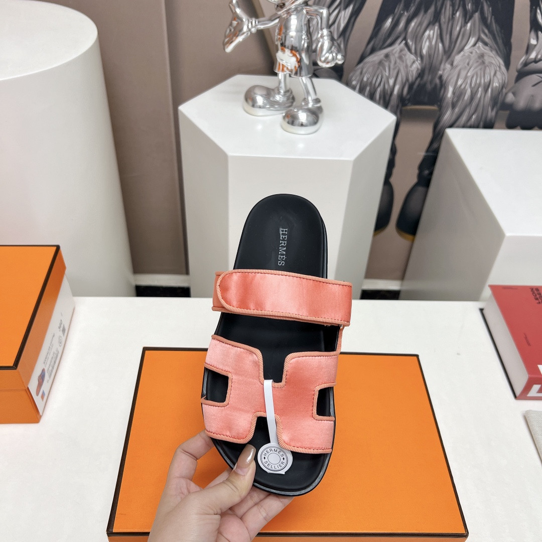ua H**mes chypre sandal
