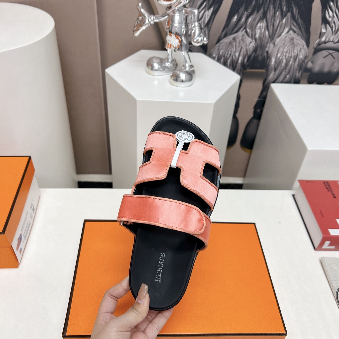 ua H**mes chypre sandal