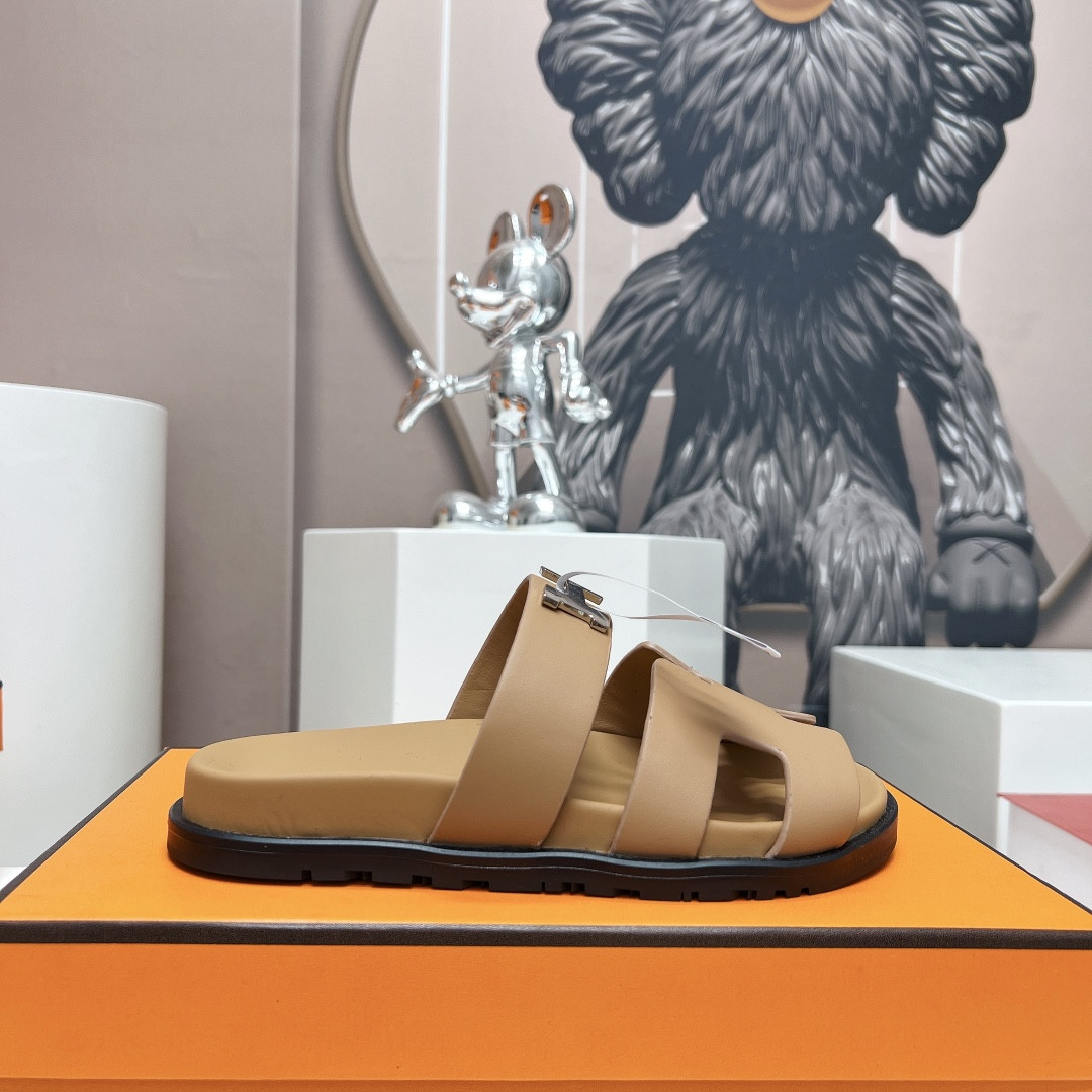 ua H**mes chypre sandal