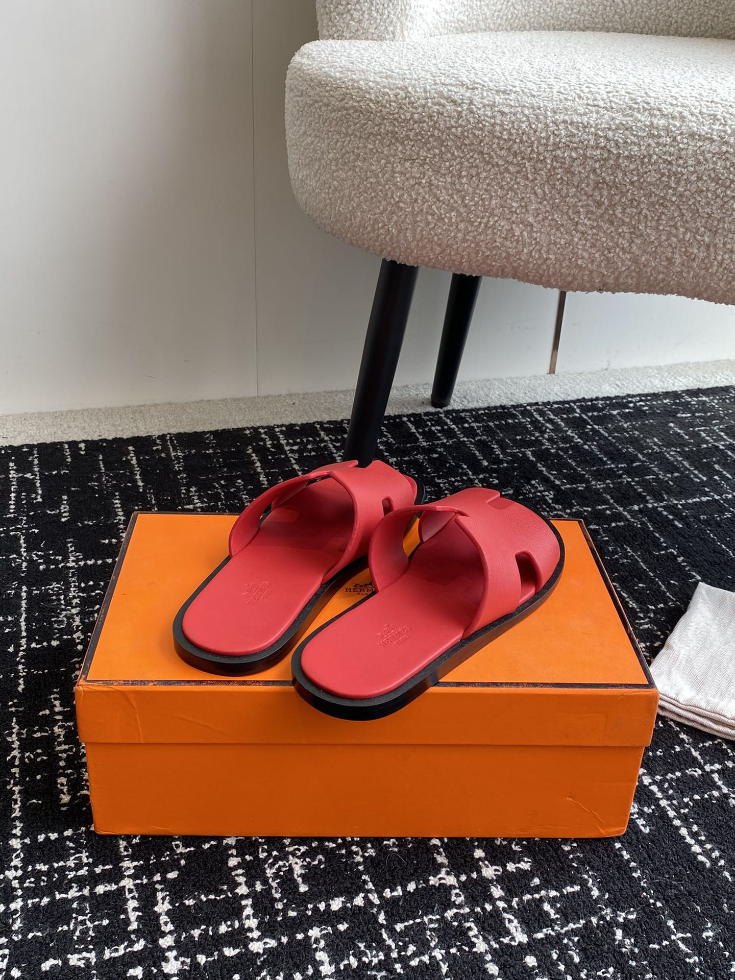 ua H**mes izmir sandal
