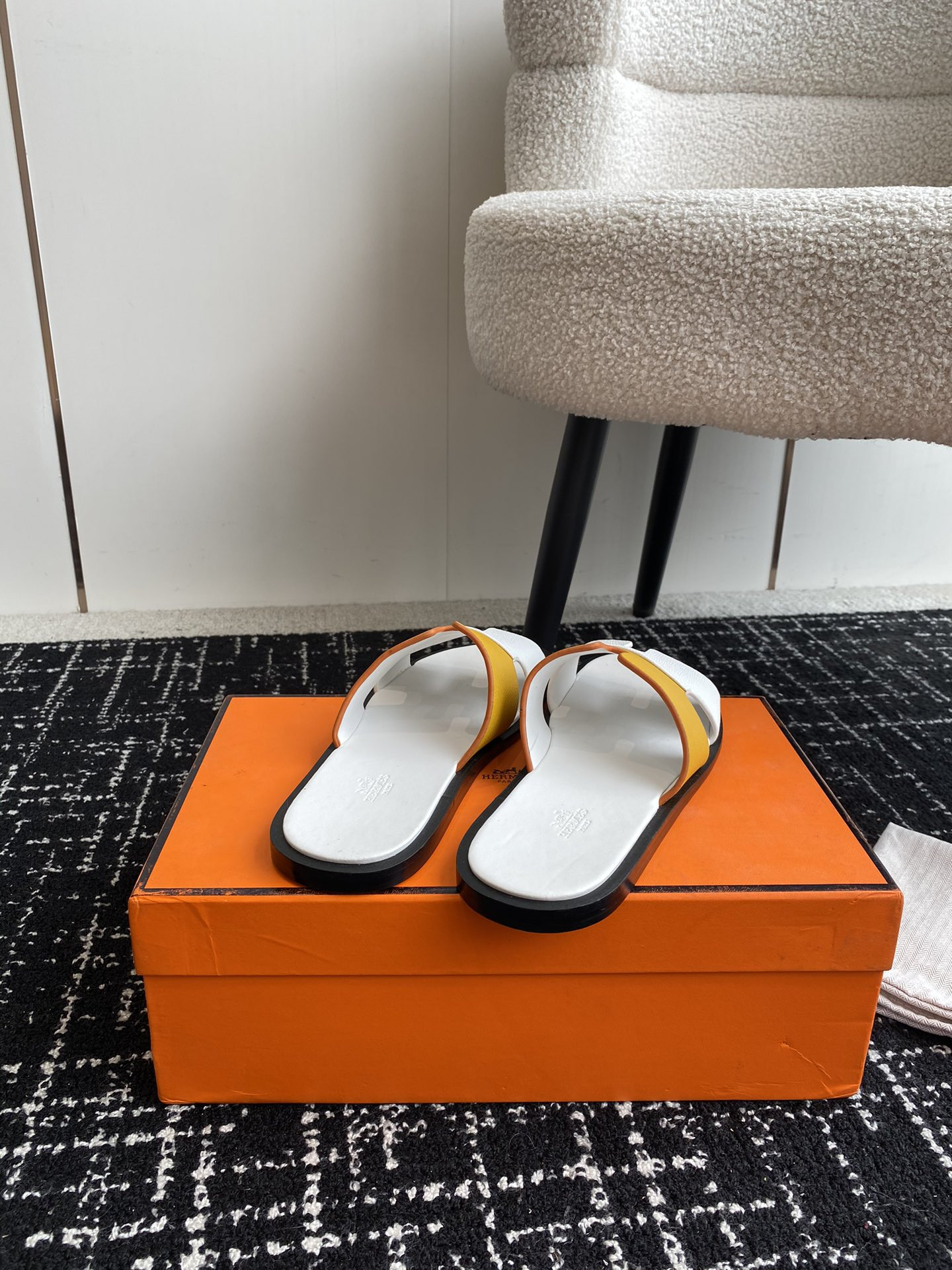 ua H**mes izmir sandal