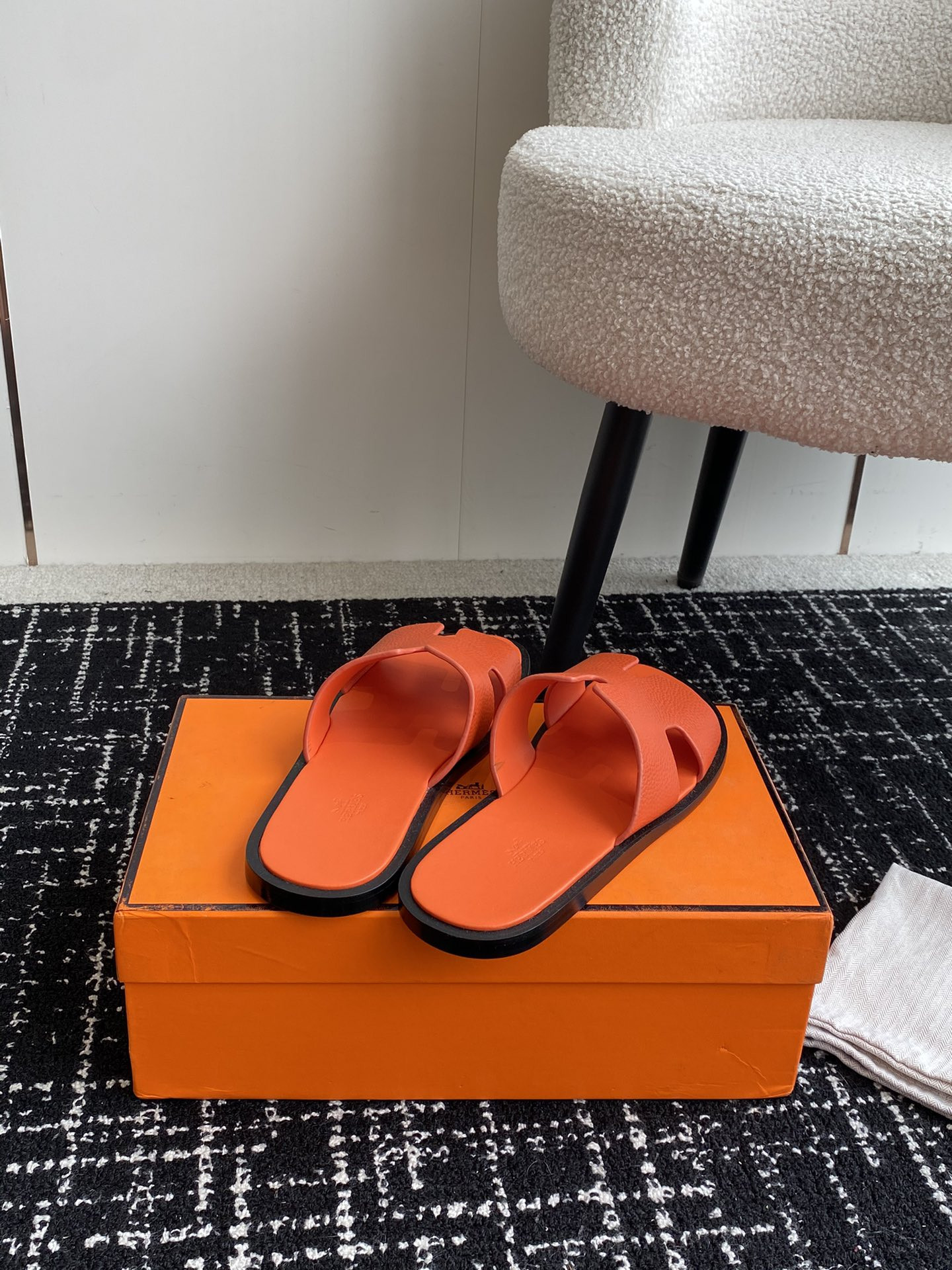 ua H**mes izmir sandal