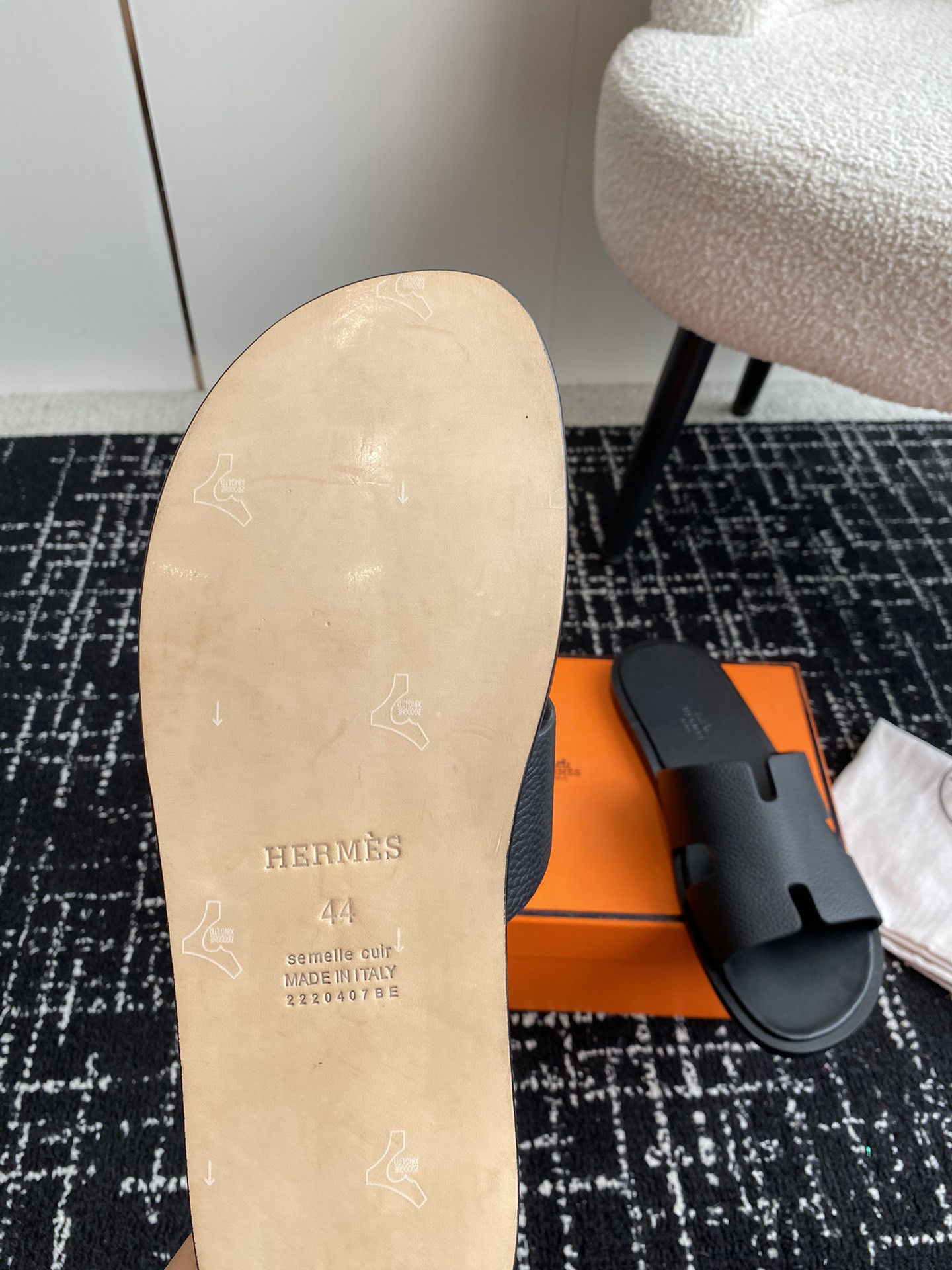 ua H**mes izmir sandal