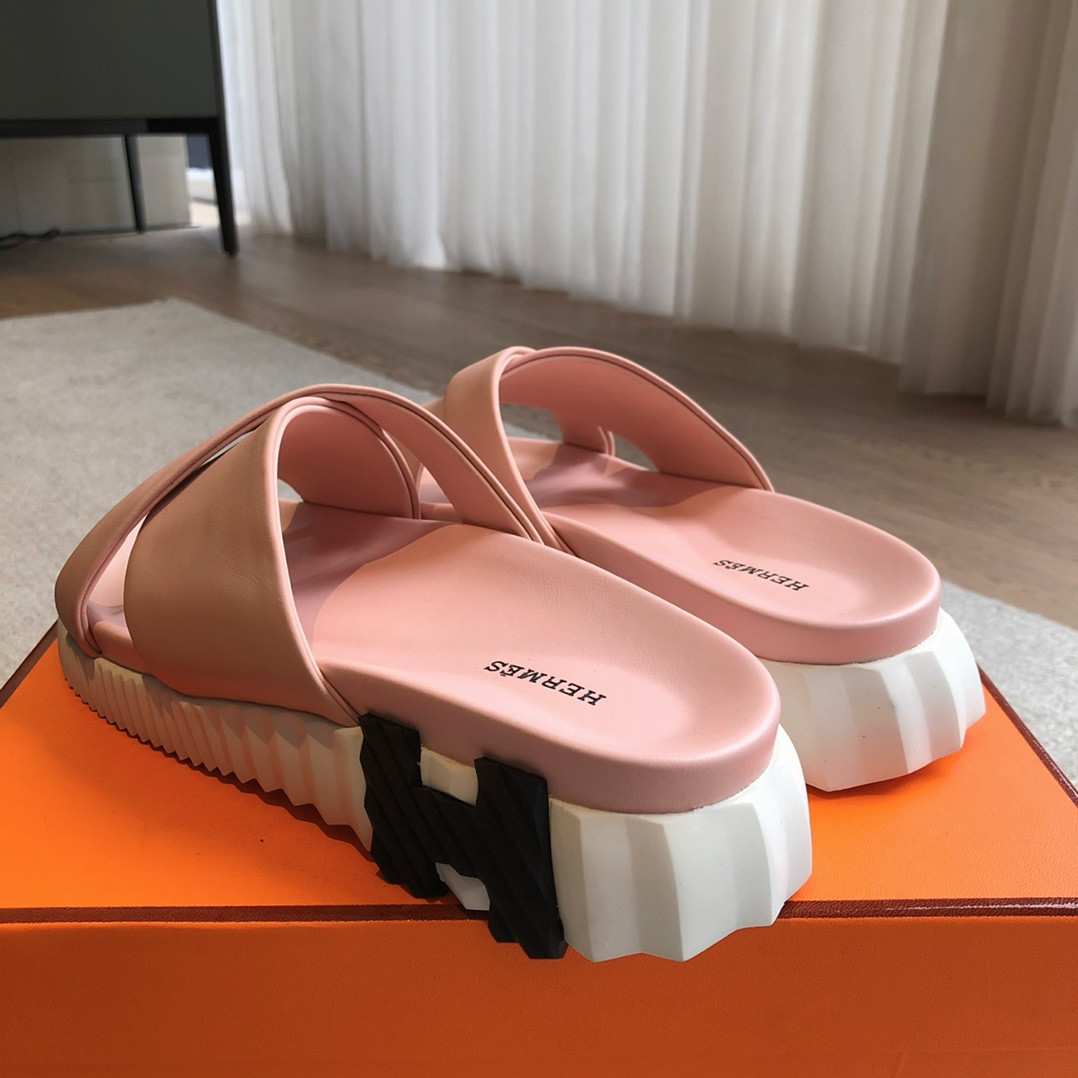 ua H**mes infra sandal