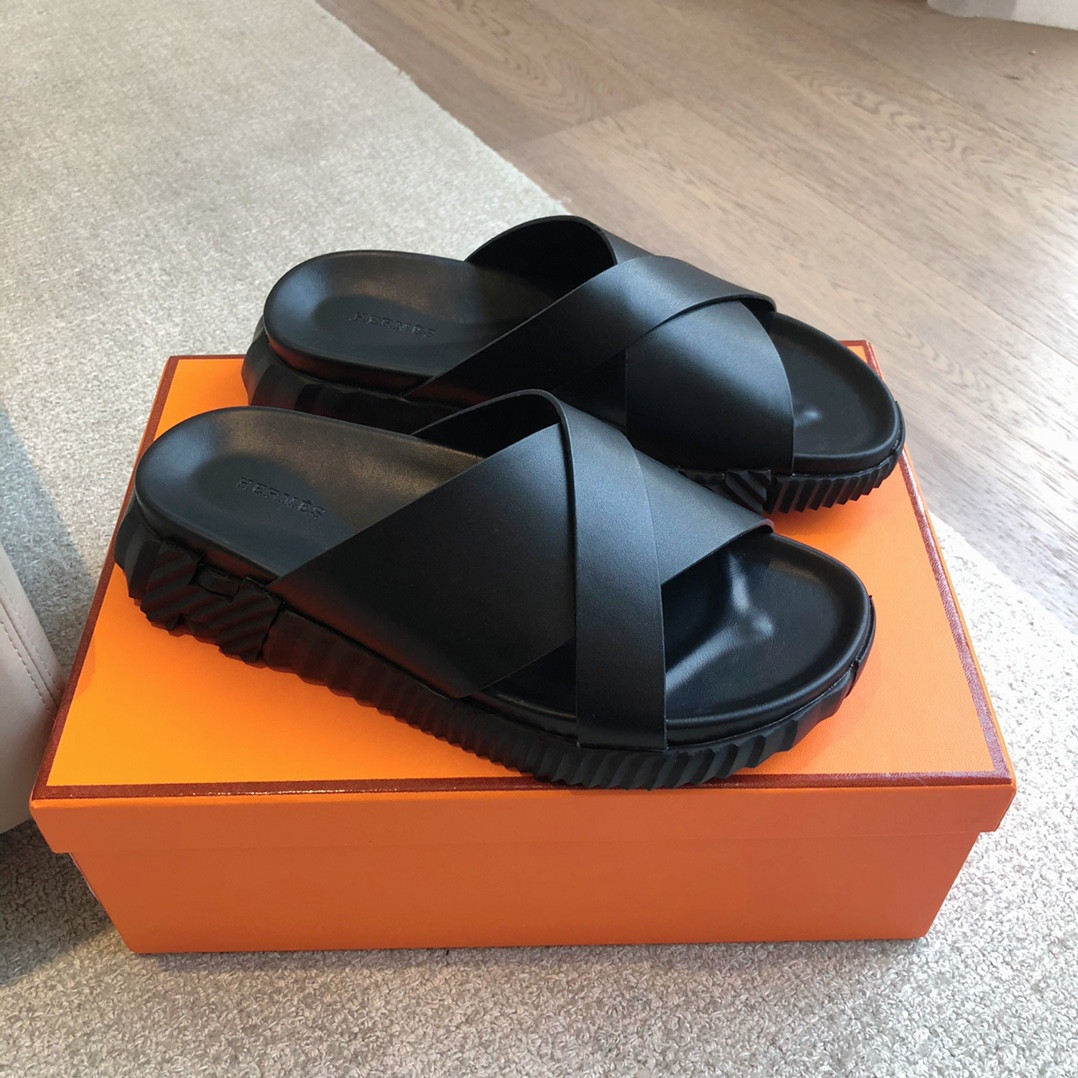 ua H**mes infra sandal
