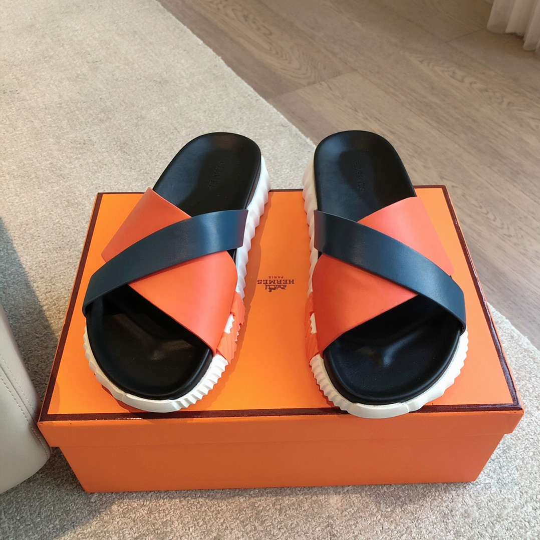 ua H**mes infra sandal