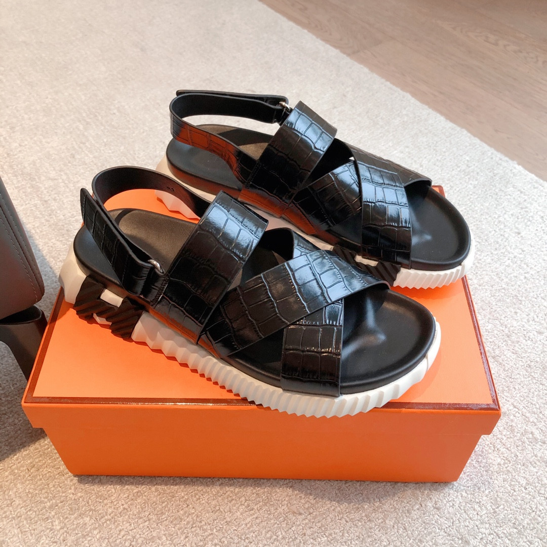 ua H**mes electric sandal
