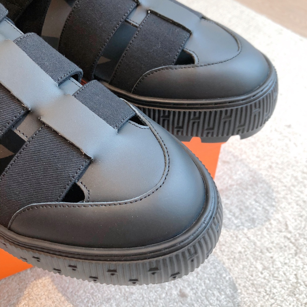 ua H**mes item sandal