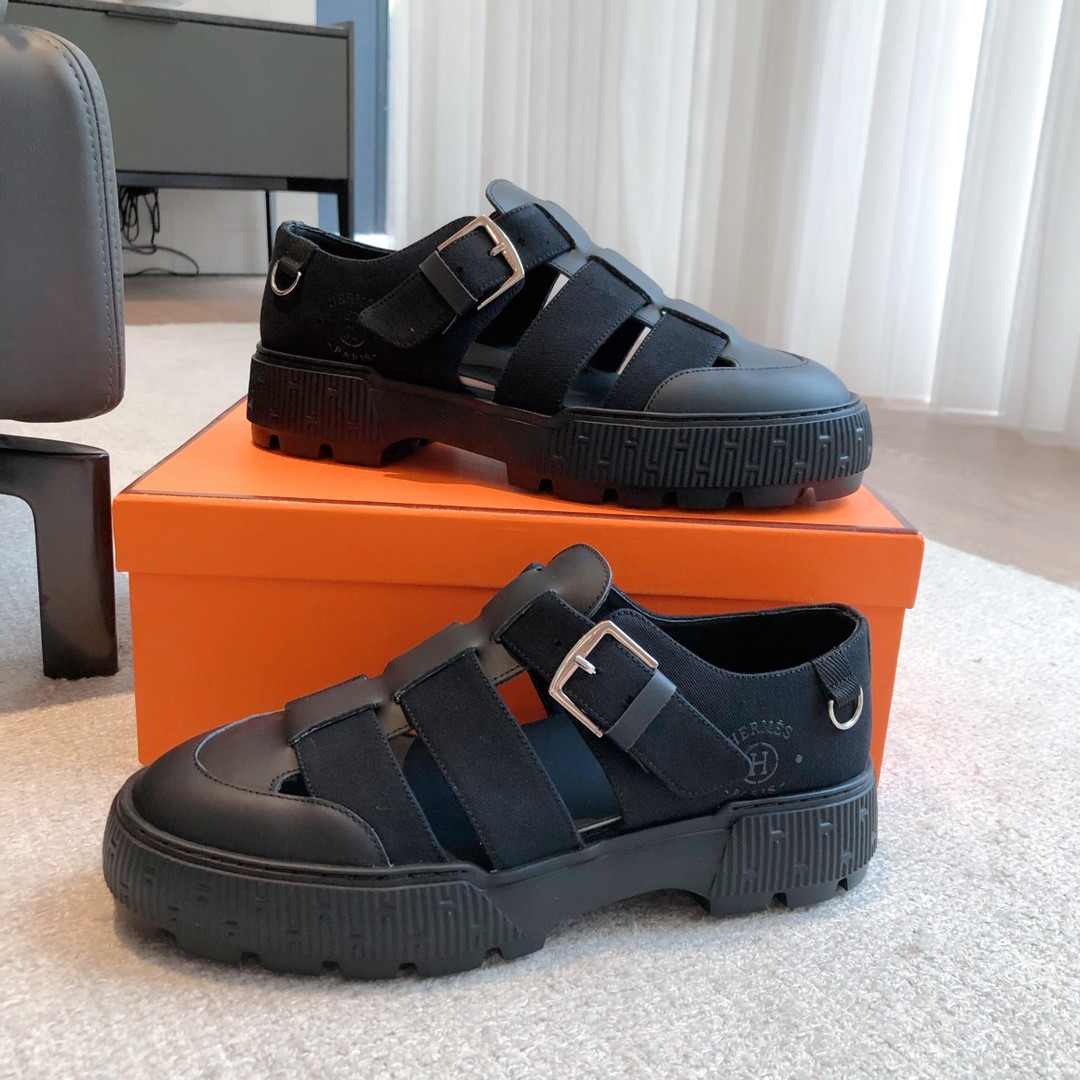 ua H**mes item sandal