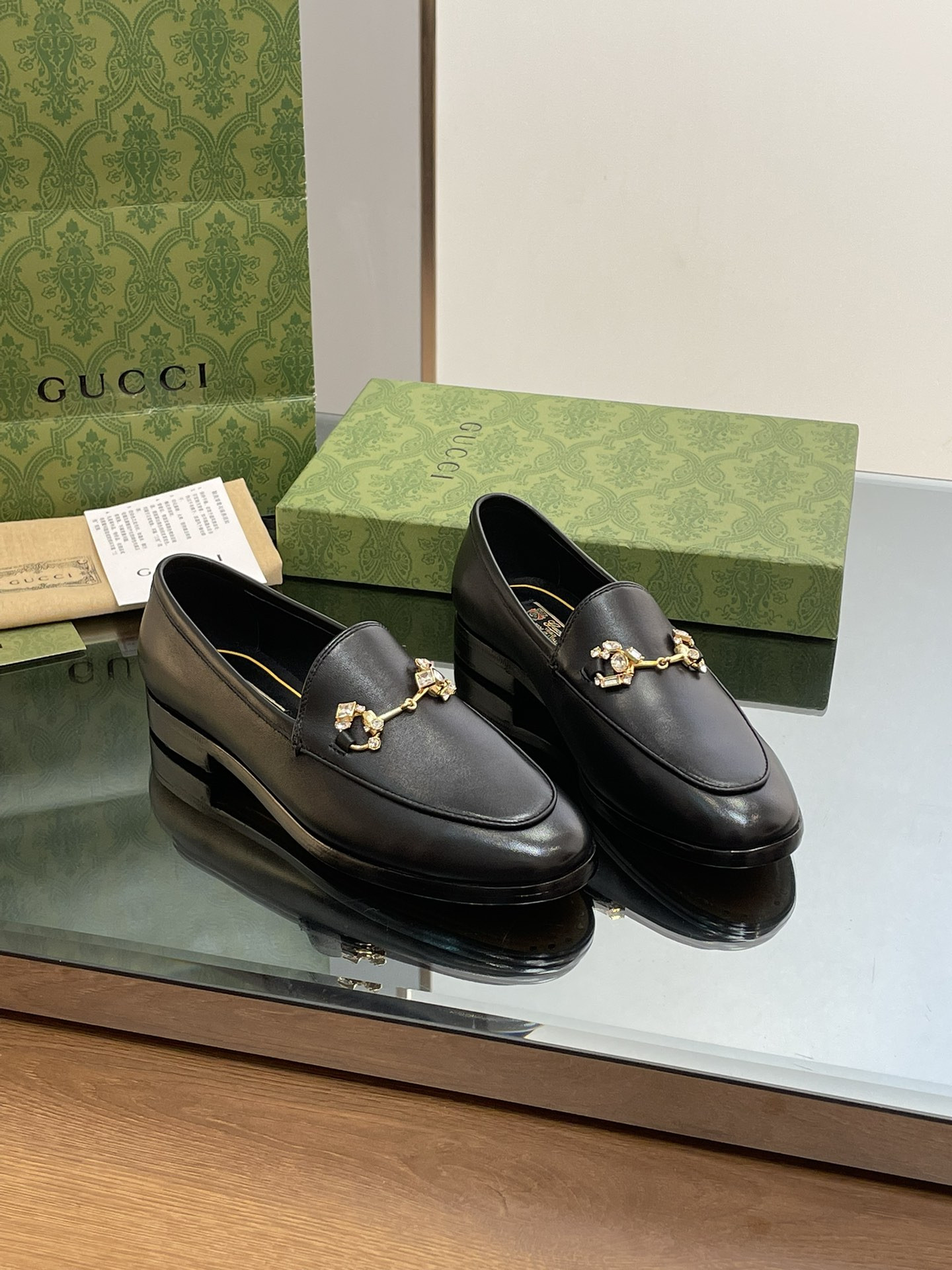 ua G*u*i horsebit loafer