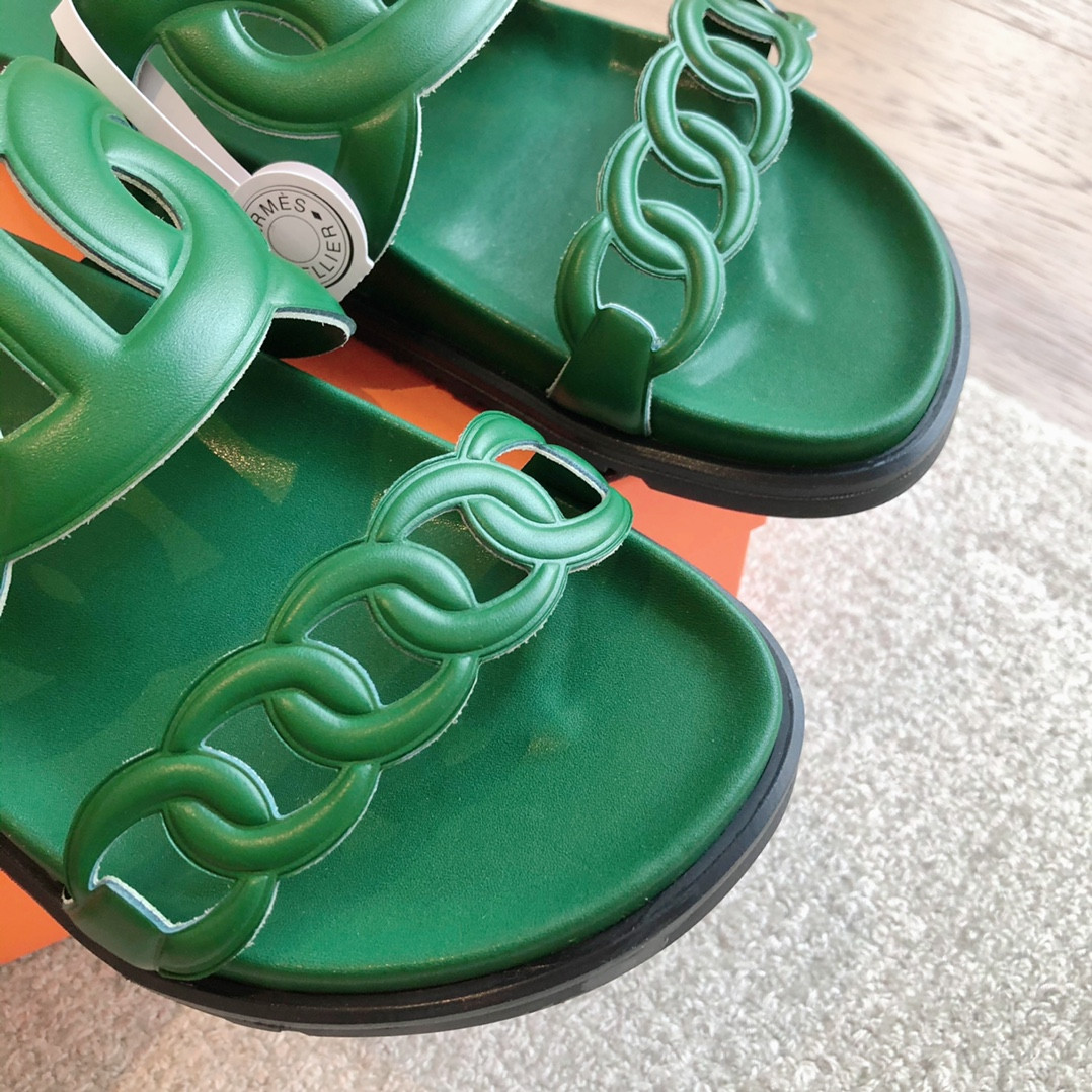 ua H**mes extra sandal