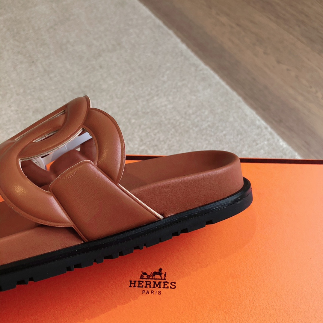 ua H**mes extra sandal